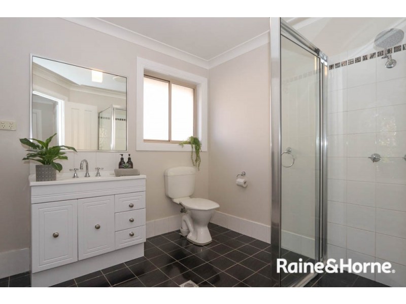 33 Endurance Court, Llanarth NSW 2795