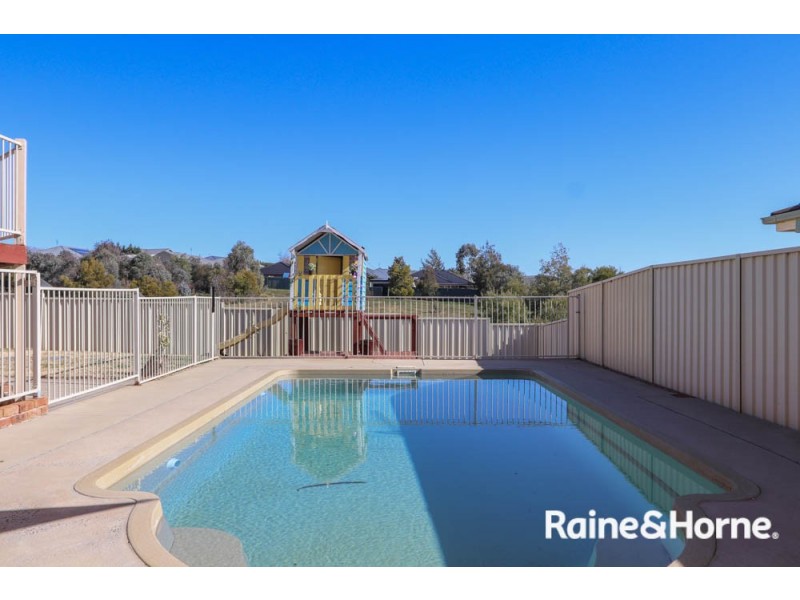 33 Endurance Court, Llanarth NSW 2795