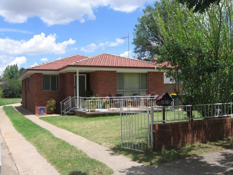 316 Piper  Street, Bathurst NSW 2795