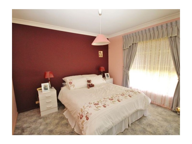 4 Graham Drive, Kelso NSW 2795
