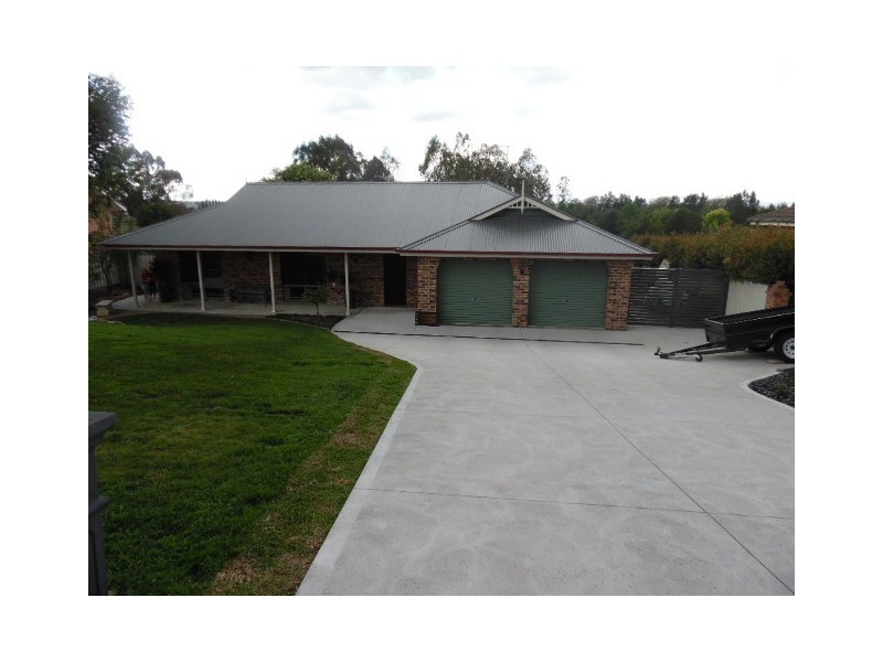 56 Abercrombie Drive, Bathurst NSW 2795