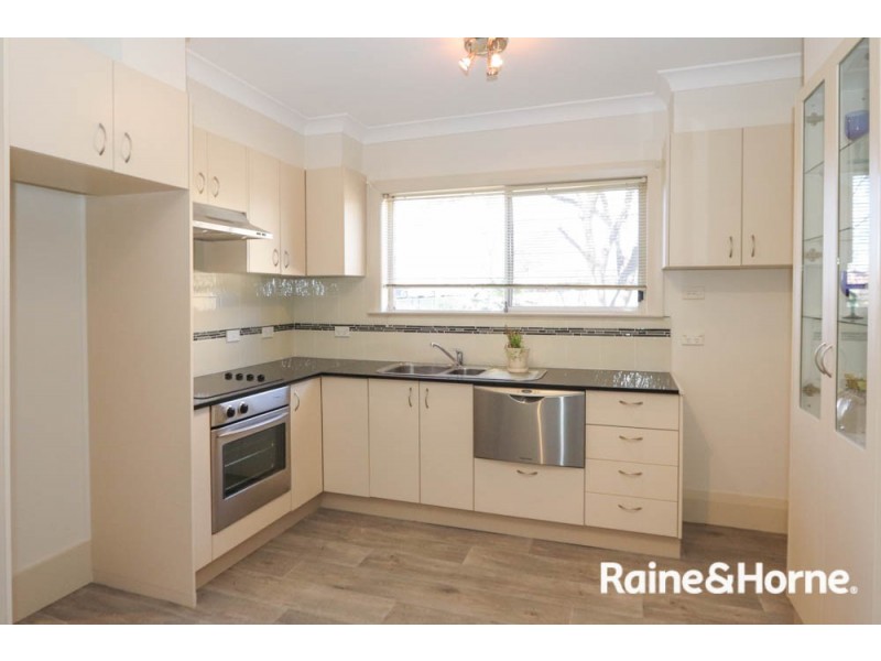 146 Peel Street, Bathurst NSW 2795