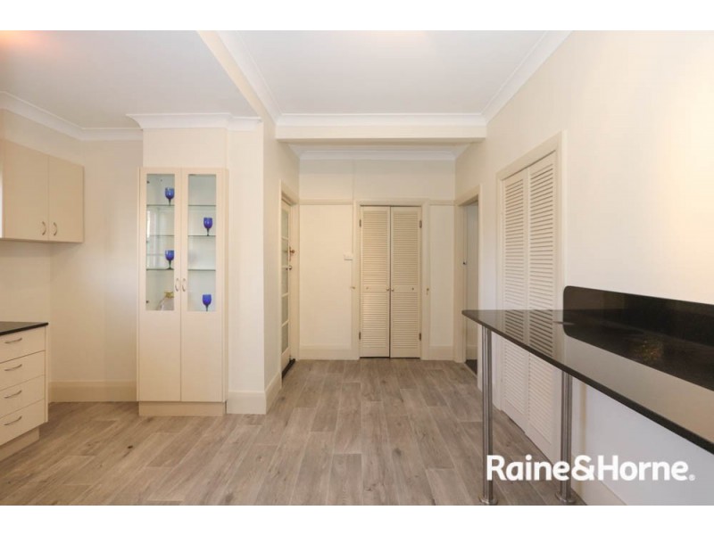 146 Peel Street, Bathurst NSW 2795