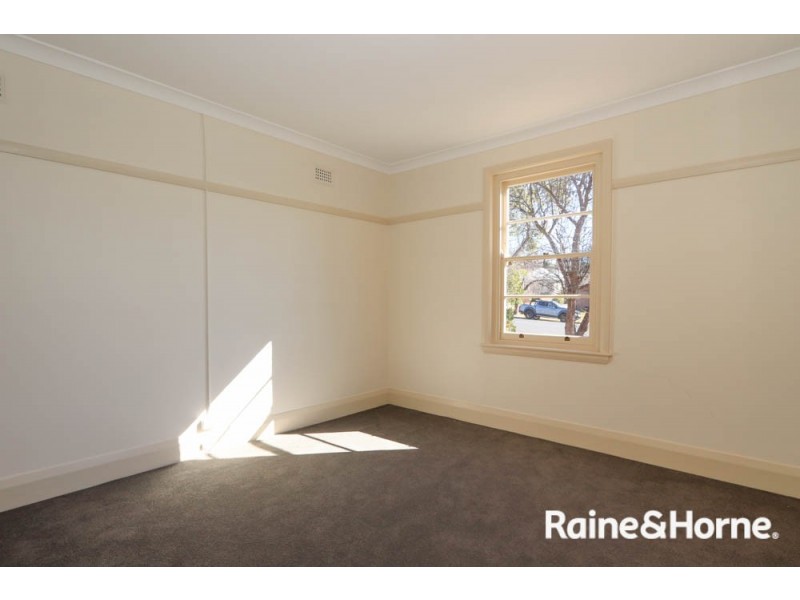 146 Peel Street, Bathurst NSW 2795
