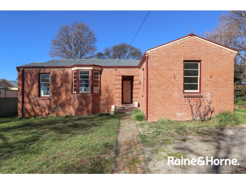 146 Peel Street, Bathurst NSW 2795