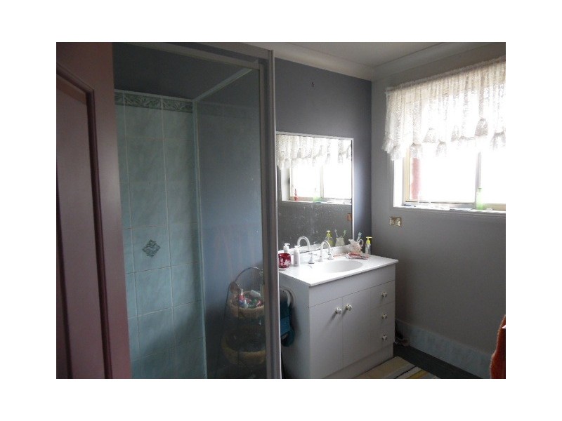 11 Locke St, Raglan NSW 2795