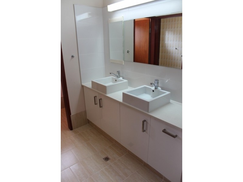 273A Piper St, Bathurst NSW 2795