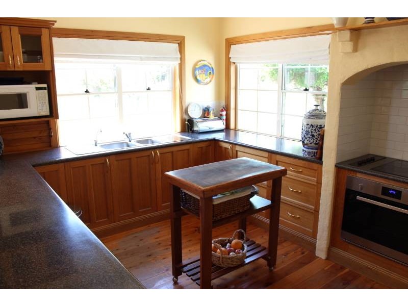 11 Wallaroi Close, Bathurst NSW 2795