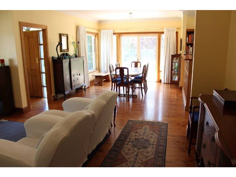 11 Wallaroi Close, Bathurst NSW 2795