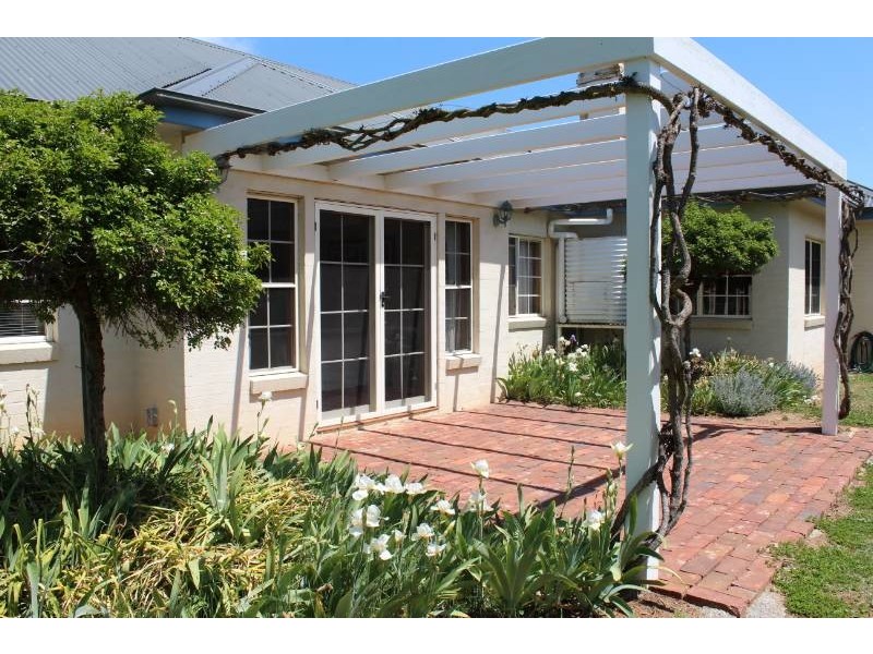 11 Wallaroi Close, Bathurst NSW 2795