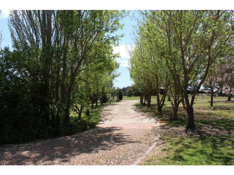 11 Wallaroi Close, Bathurst NSW 2795