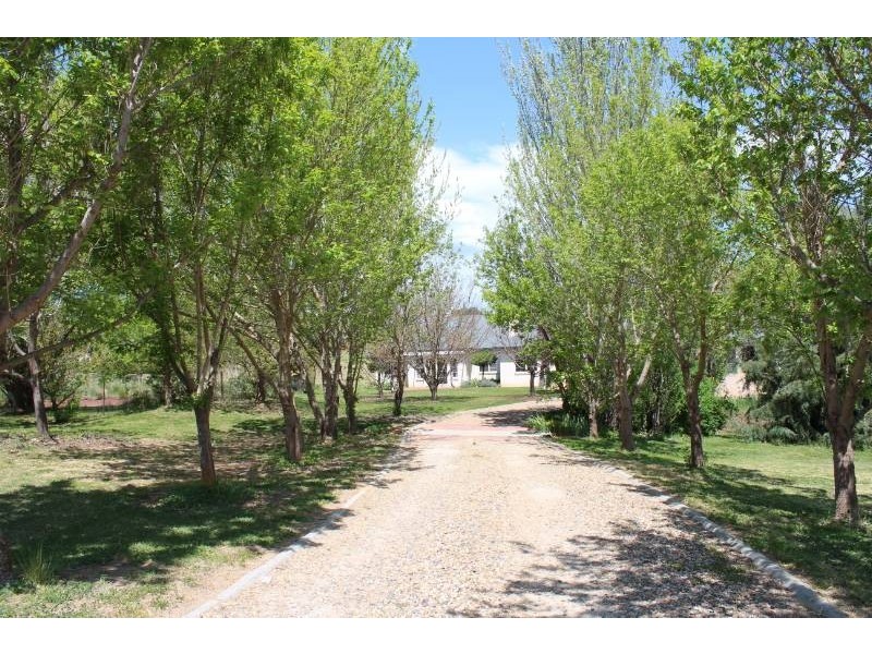 11 Wallaroi Close, Bathurst NSW 2795