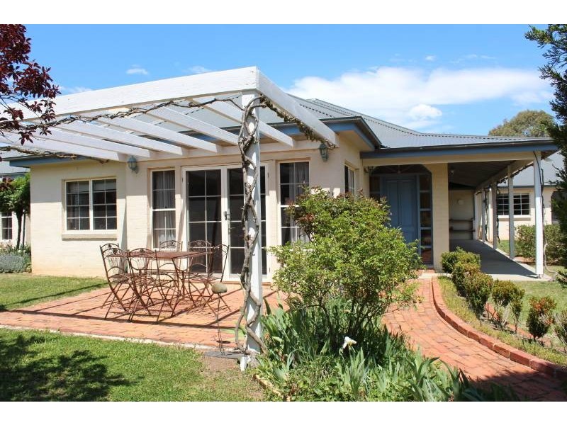 11 Wallaroi Close, Bathurst NSW 2795