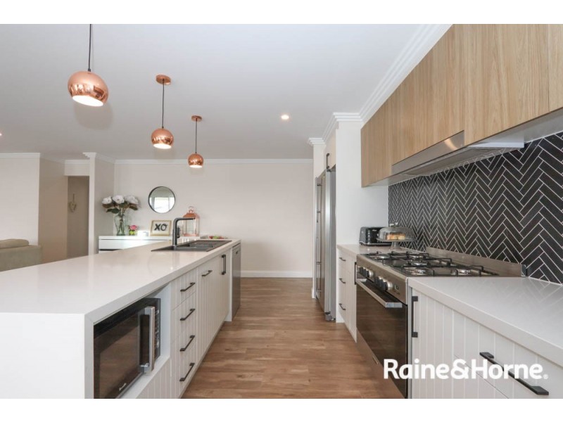 8 Ignatius Place, Kelso NSW 2795