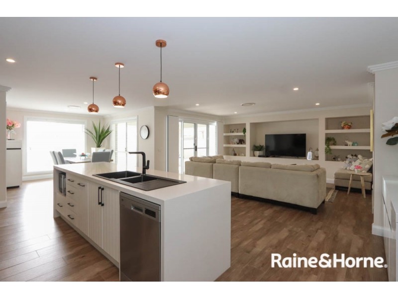 8 Ignatius Place, Kelso NSW 2795