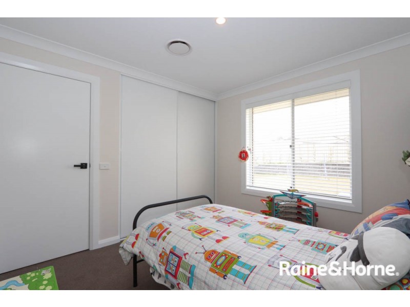 8 Ignatius Place, Kelso NSW 2795