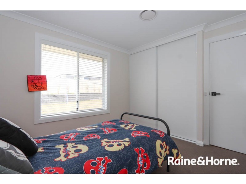 8 Ignatius Place, Kelso NSW 2795