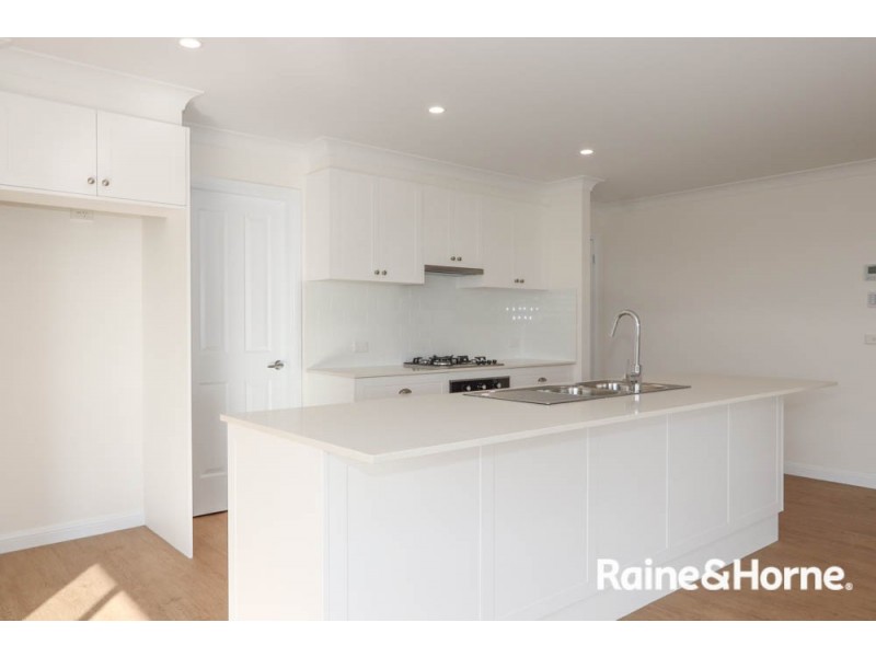 18 Brennan Drive, Kelso NSW 2795