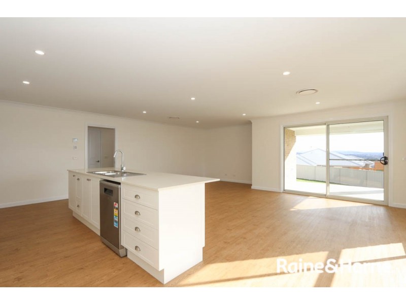 18 Brennan Drive, Kelso NSW 2795