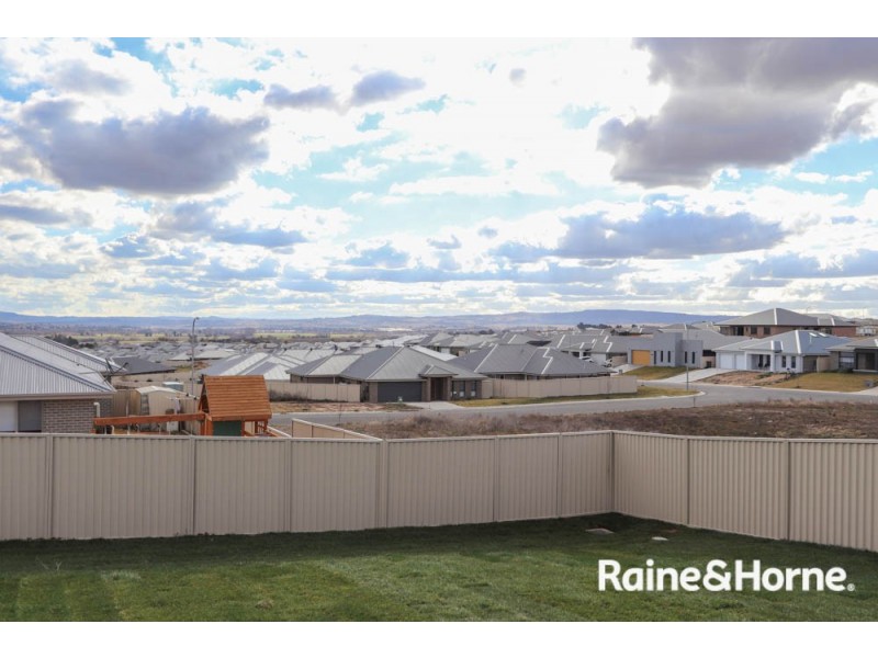 18 Brennan Drive, Kelso NSW 2795