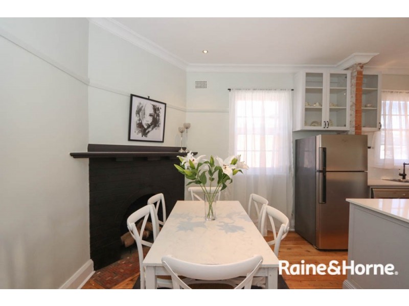 16 Oakes Street, Bathurst NSW 2795