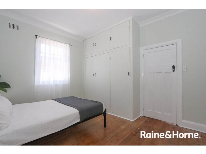 16 Oakes Street, Bathurst NSW 2795