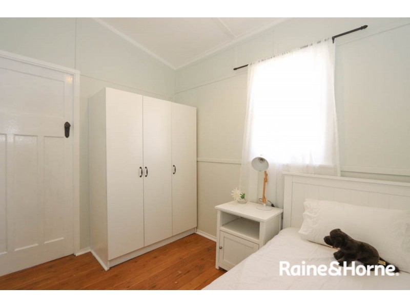 16 Oakes Street, Bathurst NSW 2795