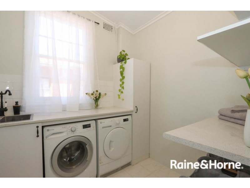 16 Oakes Street, Bathurst NSW 2795