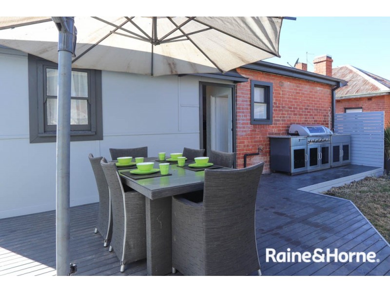 16 Oakes Street, Bathurst NSW 2795