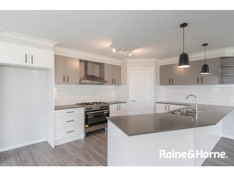 18 Burlington Rise, Kelso NSW 2795