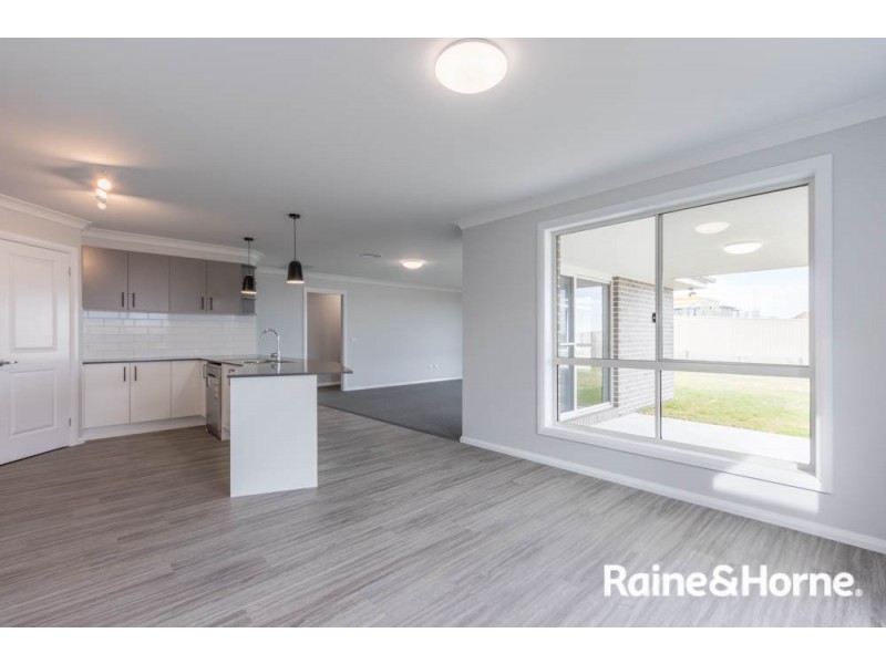 18 Burlington Rise, Kelso NSW 2795