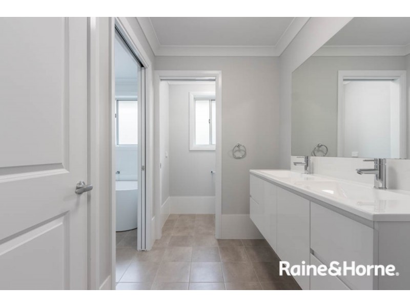 18 Burlington Rise, Kelso NSW 2795