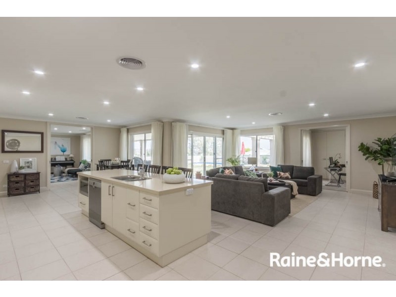 86 Blue Ridge Drive, White Rock NSW 2795