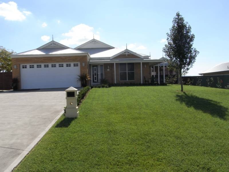 22 Darwin Drive, Bathurst NSW 2795