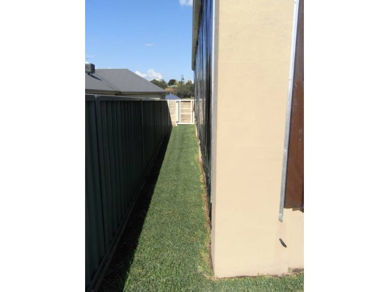 22 Darwin Drive, Bathurst NSW 2795