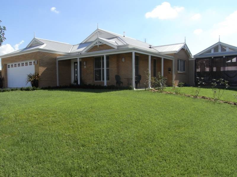 22 Darwin Drive, Bathurst NSW 2795