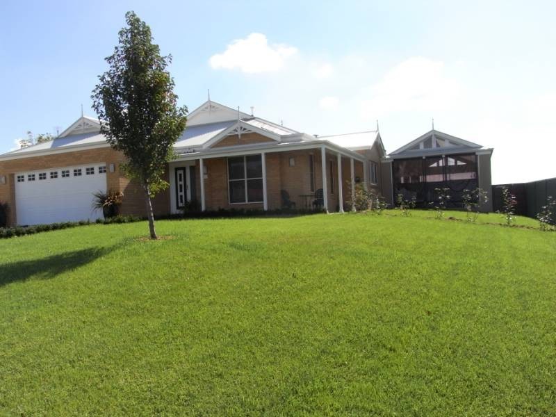 22 Darwin Drive, Bathurst NSW 2795