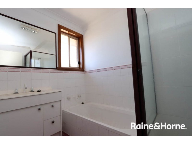 8 Burgess Place, Windradyne NSW 2795