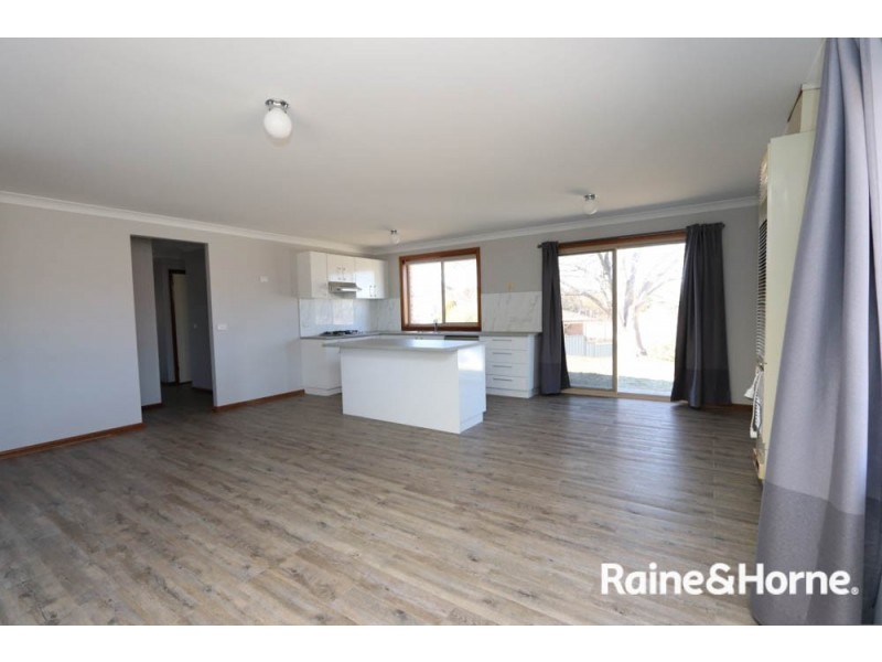 8 Burgess Place, Windradyne NSW 2795