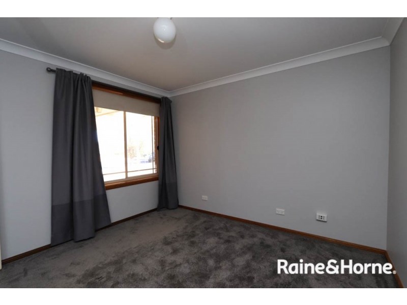 8 Burgess Place, Windradyne NSW 2795