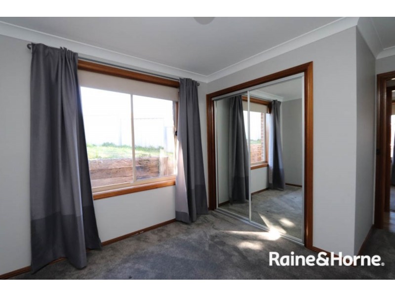 8 Burgess Place, Windradyne NSW 2795