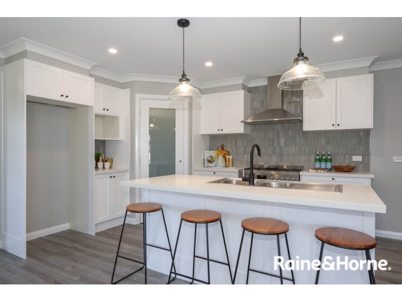 16 Carrol Avenue, Eglinton NSW 2795