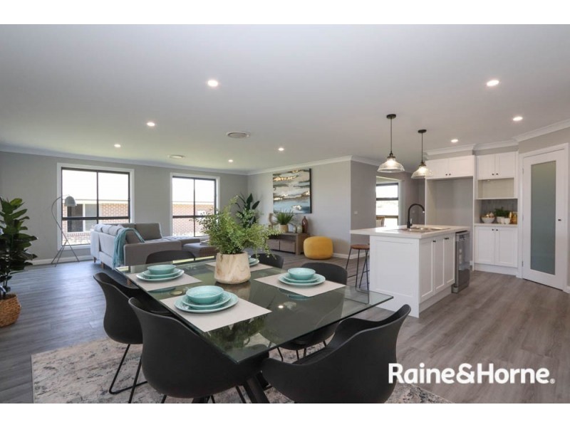 16 Carrol Avenue, Eglinton NSW 2795