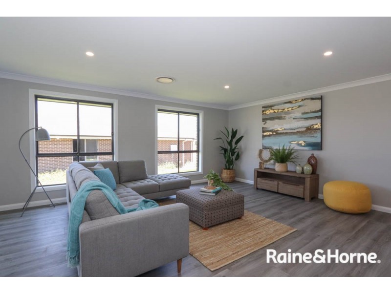 16 Carrol Avenue, Eglinton NSW 2795