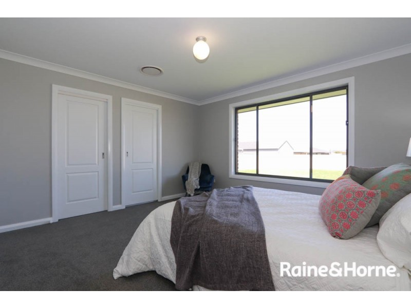 16 Carrol Avenue, Eglinton NSW 2795