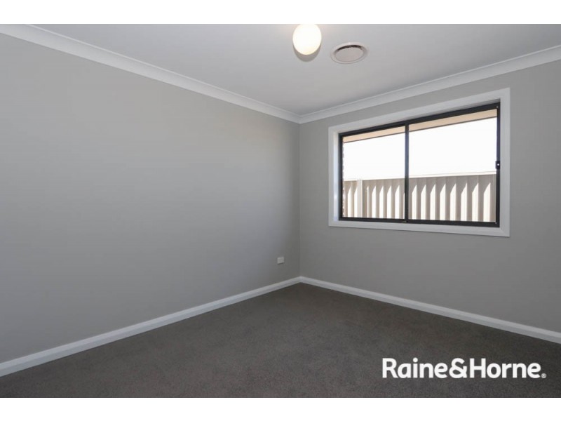 16 Carrol Avenue, Eglinton NSW 2795