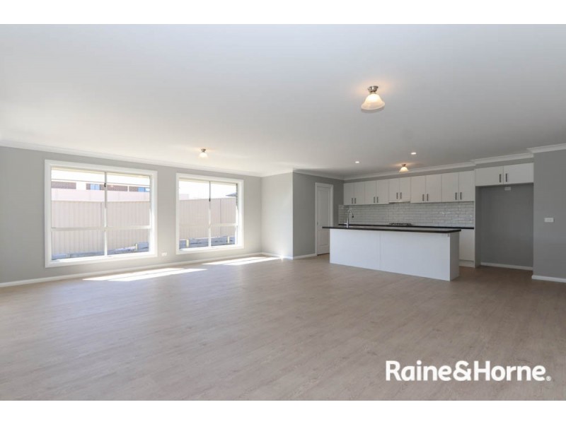 11 Newlands Crescent, Kelso NSW 2795