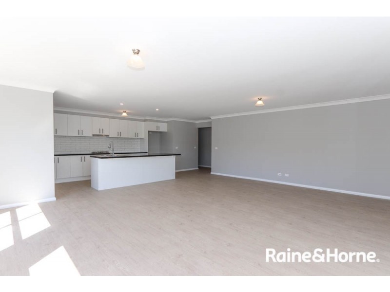 11 Newlands Crescent, Kelso NSW 2795