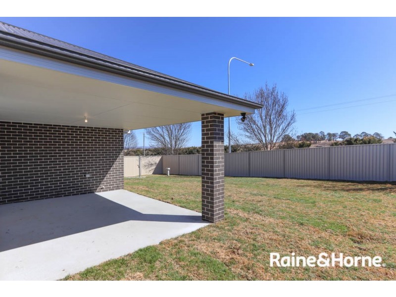 11 Newlands Crescent, Kelso NSW 2795