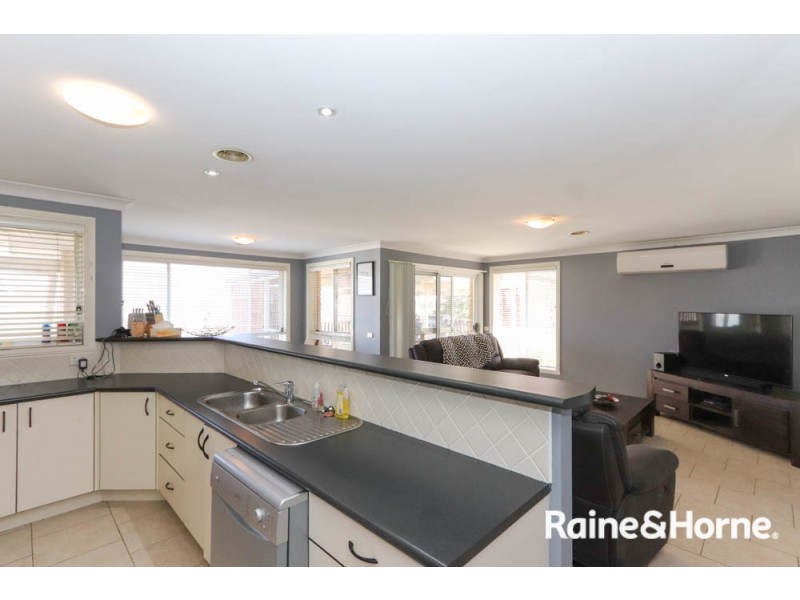 34 Hassall Grove, Kelso NSW 2795